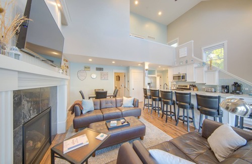 Sand Creek House | Tipton Home w/Private Lakefront & Fire Pits!