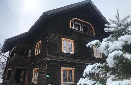 Tannheim Apartment | Tiroler Knusperhäuschen