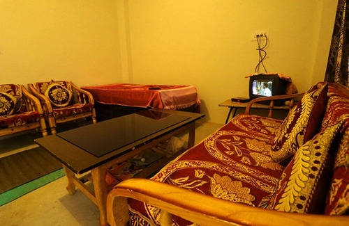 Gushaini House | TIRTHAN HILL TOP Standard Room A