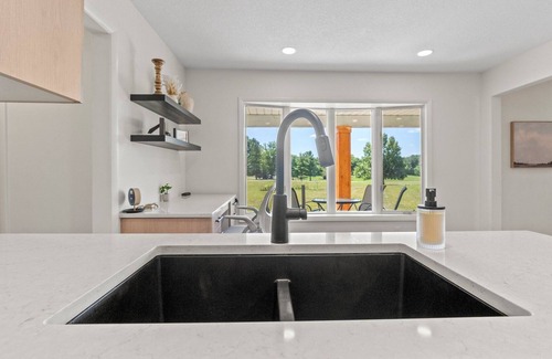 Laotto House | Titanic Retreat on Glacier Ridge