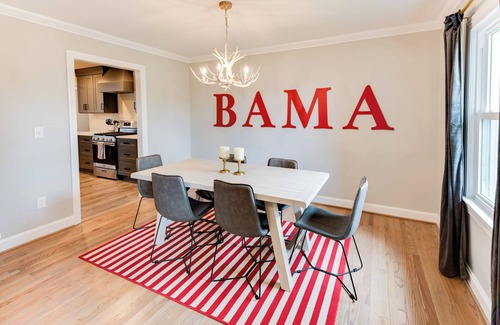 Forest Lake House | Title Town Retreat: Bama Vibes & Comfort Close to Campus!