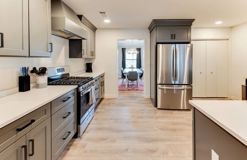 Forest Lake House | Title Town Retreat: Bama Vibes & Comfort Close to Campus!