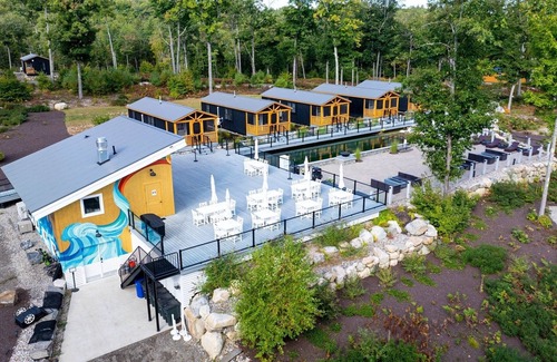 North Sebago Villa | Titmouse Limit 4 2 Bedroom Cabin