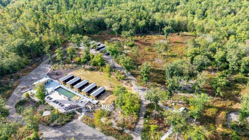 North Sebago Villa | TITMOUSE LIMIT 4 cabin