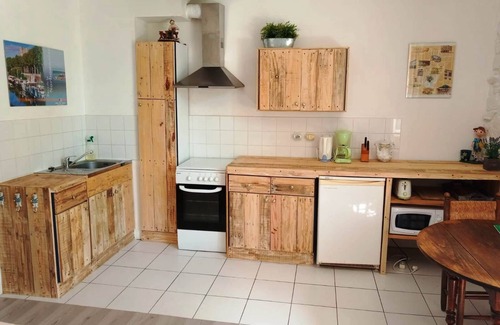 Chalabre House | TIVOLI Farm building, swimming pool, mountain biking, Lake 600ha, Beach, kayak, Pedal boats, Castles