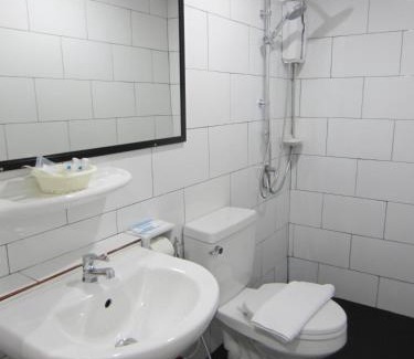 Downtown Krabi Hotel | Tiya House Rooms & Cafe