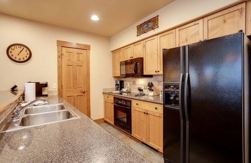 Steamboat Springs Condo | TL2202 | Beautiful Mtn Residence | Winter Shuttle | 10 Hot Tubs | 4 pools