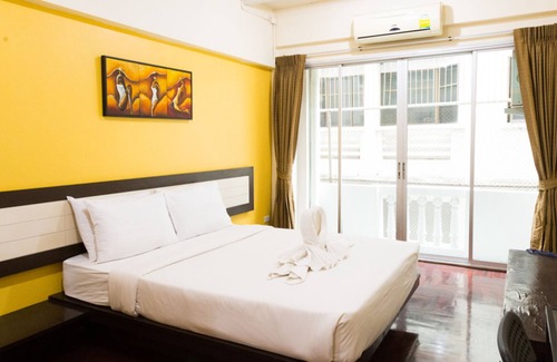 Hua Mak Hotel | TM Residence 42 By RoomQuest Hospitality