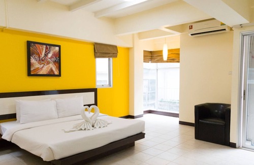 Hua Mak Hotel | TM Residence 42 By RoomQuest Hospitality