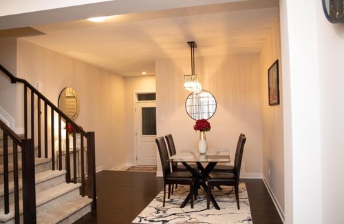 Ottawa Division House | TN Homes