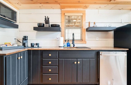 Townsend Cabin | “TN Jack” - *New* Whiskey Game Cabin