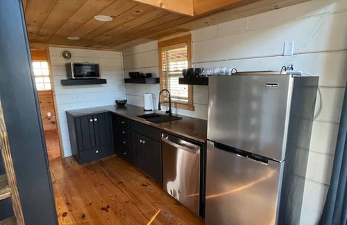 Townsend Cabin | “TN Jack” - *New* Whiskey Game Cabin