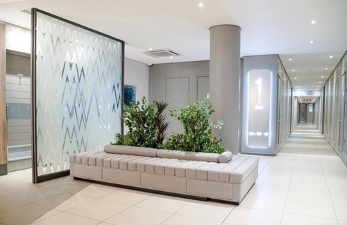 Greater Johannesburg Metropolitan Area Apartment | tnMasingita Towers - Luxury Twin Room 2