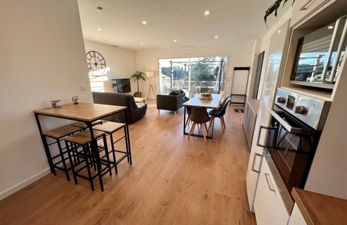 Saint-Clement-de-Riviere Apartment | To complete