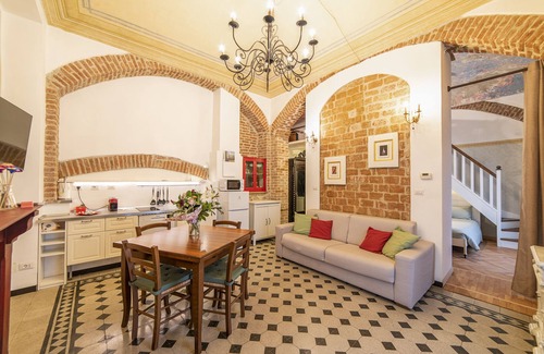 Turin Apartment | TO-Housing, start from here to visit Torino., TO-Housing, parti da qui per visitare Torino
