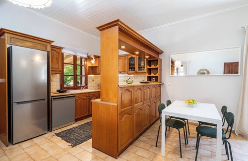 Vasilikiadhes House | To Spitaki: Charming Traditional House in Fiskardo, Kefalonia – Perfect Retreat