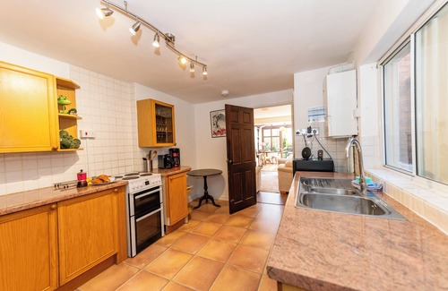 Ludwel House | Toad Hall has a private garden & contactless entry