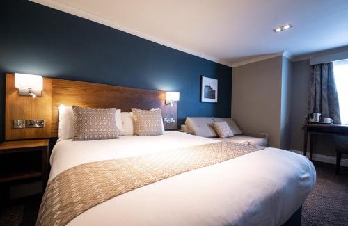 Bothwell Hotel | Toby Carvery Strathclyde, M74 J6 by Innkeeper's Collection