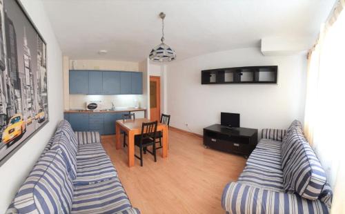 Pradollano Apartment | TODOSIERRANEVADA ZONA BAJA - MONTBLANC VISTAS A LA MONTANA - Junto a los Telecabinas