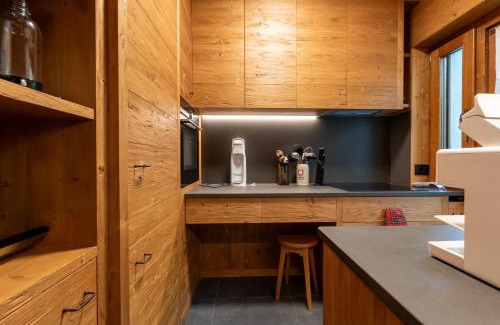 Cortina d'Ampezzo Apartment | Tofane View Apartment with Terrace R&R