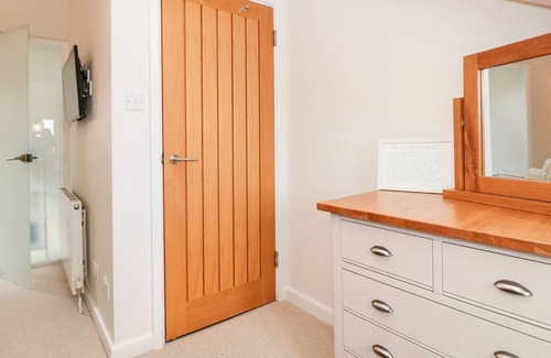 Totnes House | TOFFEEAPPLE, character holiday cottage, with pool in Dartmouth