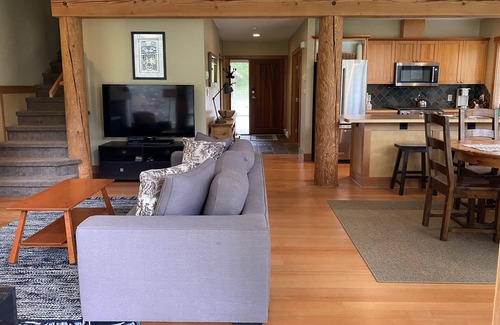Tofino House | Tofino Surf & Beach Paradise on Chesterman