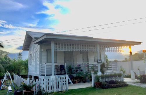 Rambai House | Tok Abah Cottage