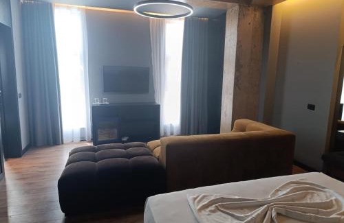 Udenisht Hotel | Toka Hotel Restaurant