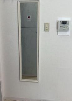 Urayasu Apartment | Tokyo Disney Resort 3 minutes by train, along Symbol Road, and plenty of commercial facilities!Free wifi, double bed