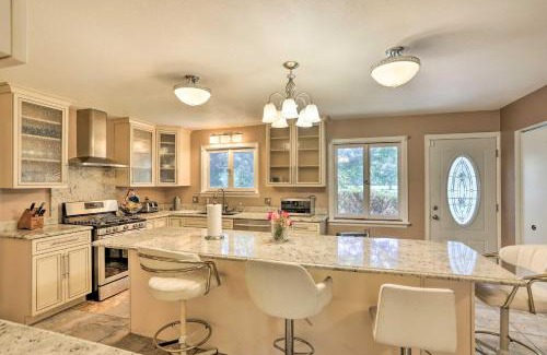 Toledo House | Toledo Home with Direct Golf Course Access!