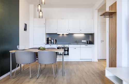 Wismar Apartment | Tolles Hafenapartment mit Balkon und Wunderschönem Ausblick auf das Hafenleben