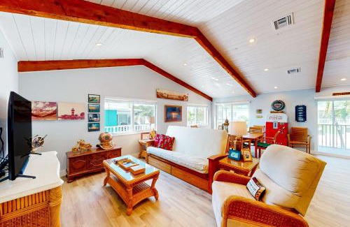 Toll Gate Shores House | Tollgate Tides