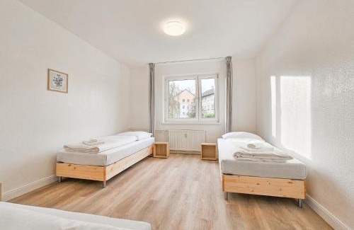 Heiligenhaus Apartment | Tolstov Apartments - Monteurwohnung - 2 Schlafzimmer - Küche - Waschmaschine - 25 Min zur Messe DUS
