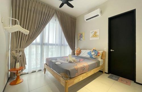 George Town Apartment | Tom and Jerry Suite with Infinity Pool