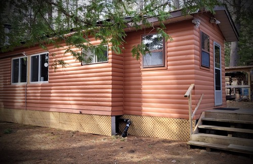 Madawaska Valley Cottage | Tom's rustic private cottage