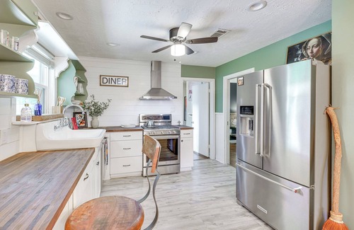 Tomball House | Tomball Home w/Game Room: Walk to Main Street!