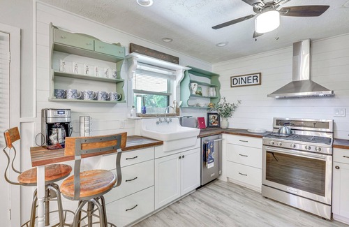 Tomball House | Tomball Home w/Game Room: Walk to Main Street!