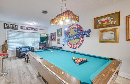 Tomball House | Tomball Home with Game Room Walk to Main Street!