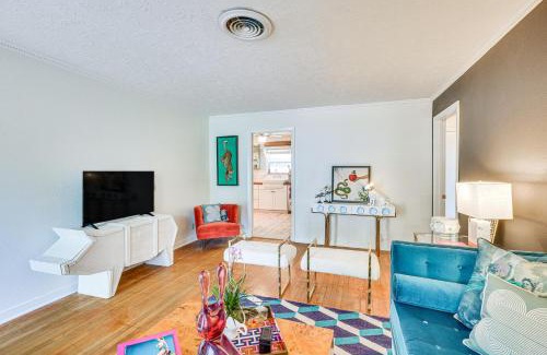 Tomball House | Tomball Home with Game Room Walk to Main Street!