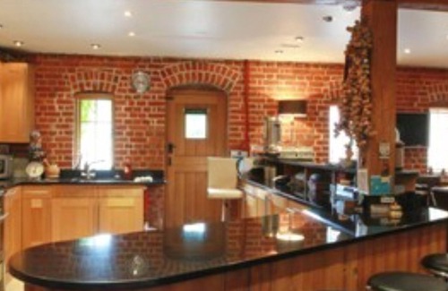 Bapchild Hotel | Tonge Barn