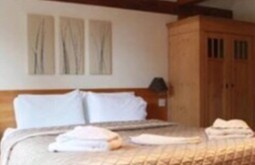 Bapchild Hotel | Tonge Barn