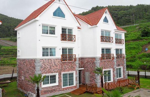 Suryuk House | Tongyeong Bada Sarang Pension