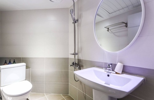 Chungmu Hotel | Tongyeong Seopirang