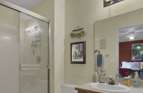 Fernley House | Toni's Country Desert Oasis Includes HOMEMADE BREAKFAST/DINNER