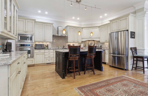 Beach Institute House | Tons of Space & Gorgeous Porch!