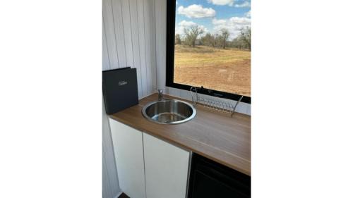 Goombungee House | Toowoomba Valley Views by Tiny Away