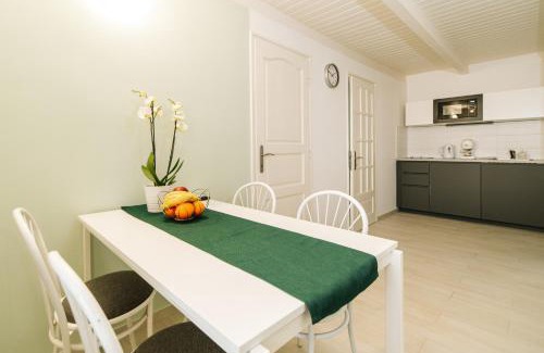 Balatongyorok Apartment | Topáz Apartmanházak