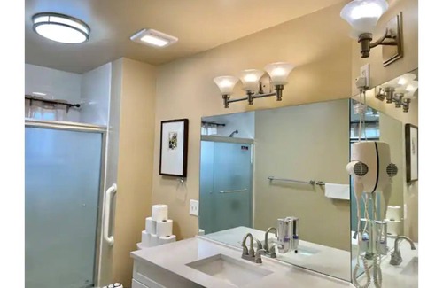 Millcreek House | Top Choice, Queen Beds, Fast Wi-fi, FREE Parking
