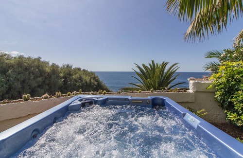 Los Realejos Villa | Top Coastal House With Amazing Seaviews