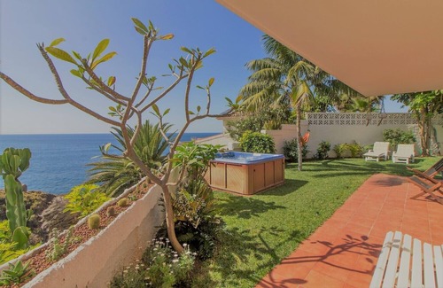 Los Realejos Villa | Top Coastal House With Amazing Seaviews